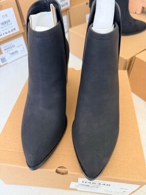 Women's Black Pointed Toe Ankle Boots